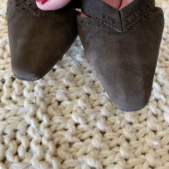 Gorgeous Gucci Heels - Picture 3 of 14